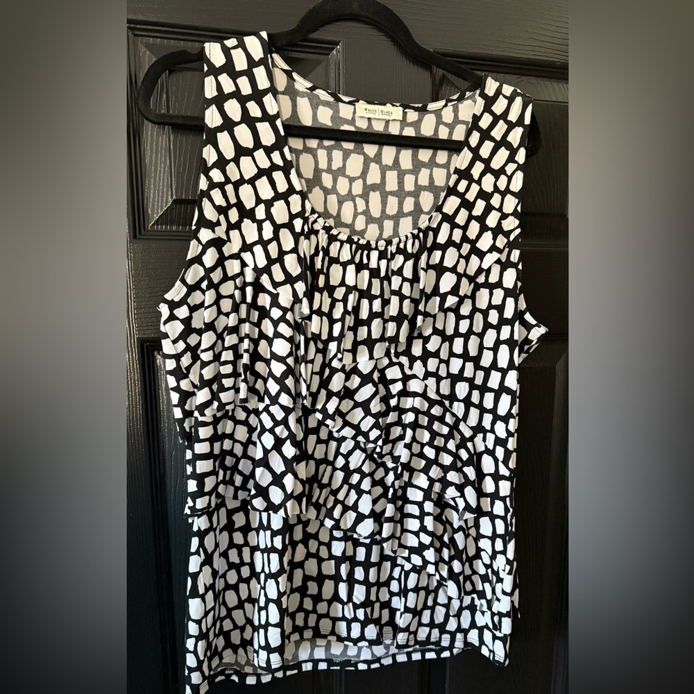 White House Black Market Monochrome Sleeveless Blouse
